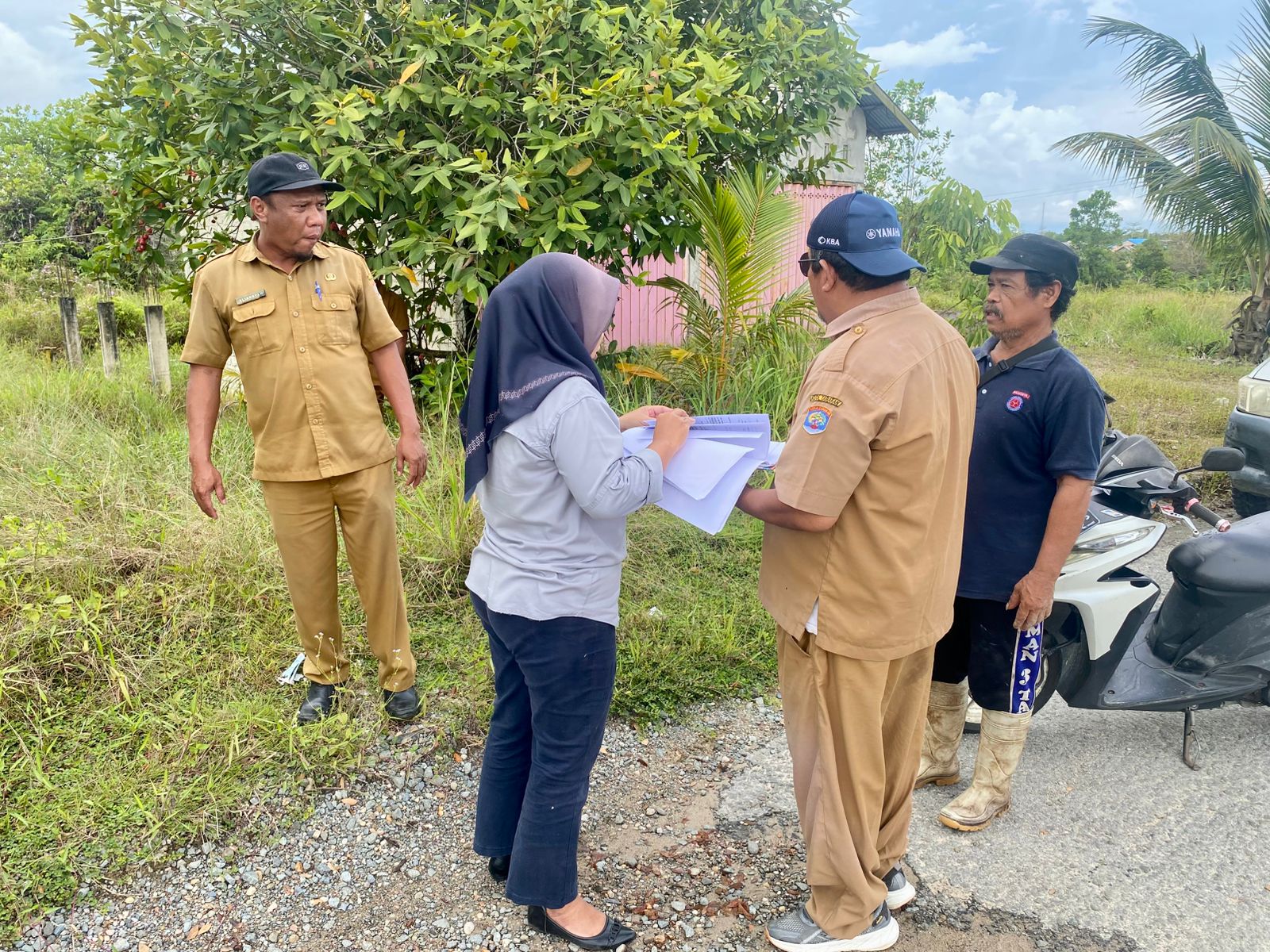Peninjauan Lokasi Amirullah, S.Pd Di RT. 01 Kelurahan Juata Permai